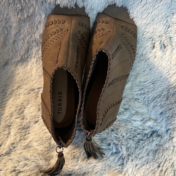 Torrid B Tau Woven Peep Toe heel Size 9M - Picture 6 of 11